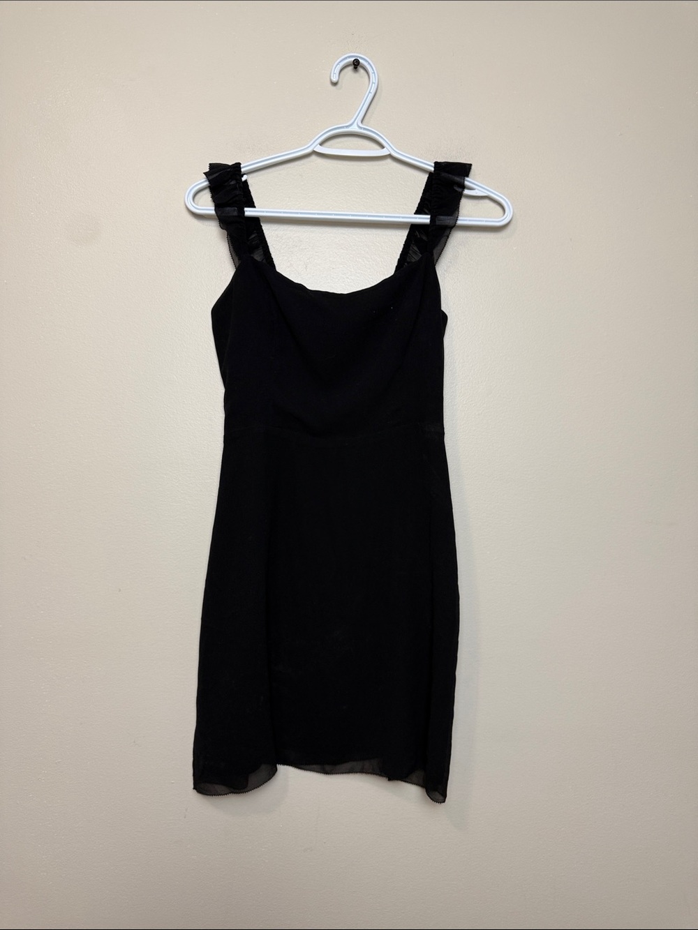 Wilfred Black Ruffle Strap Mini Lined Dress size 2